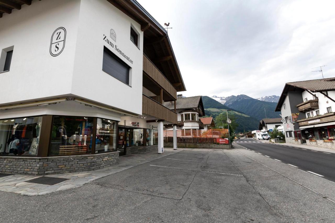 Zum Sonnentor App Larix Apartment Lutago Luaran gambar
