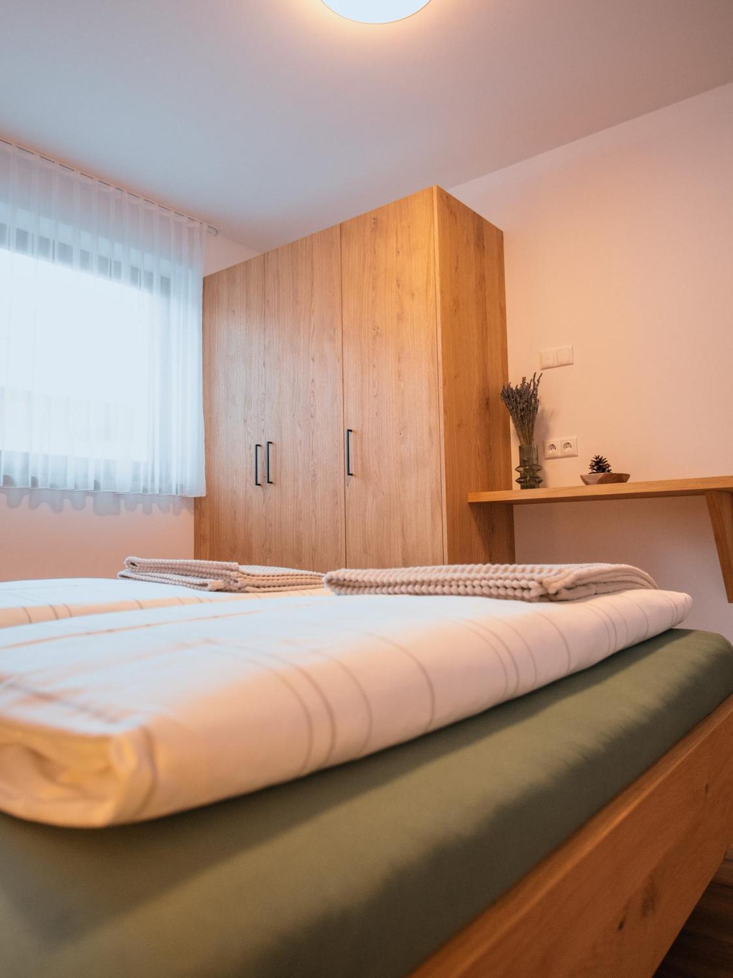 Zum Sonnentor App Larix Apartment Lutago Luaran gambar