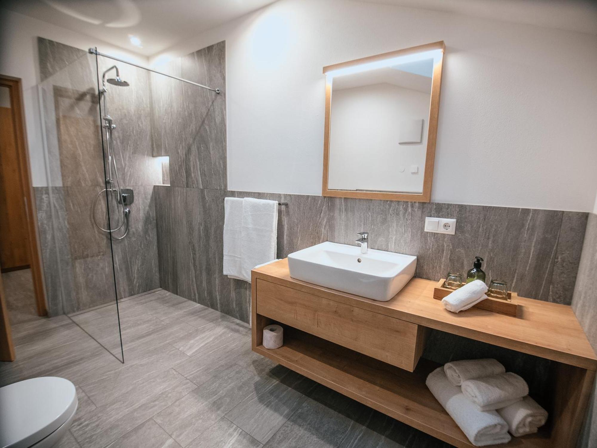 Zum Sonnentor App Larix Apartment Lutago Luaran gambar